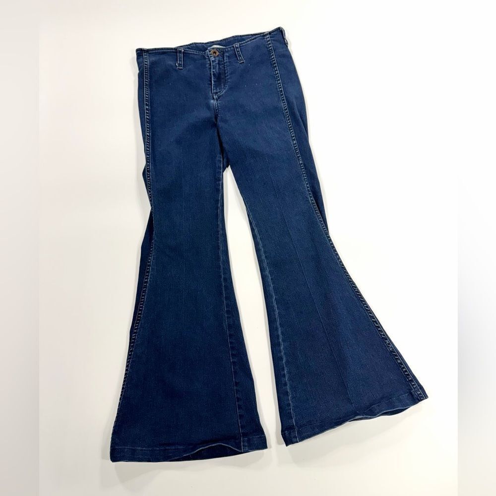 Free People flat front wide bell bottom stretch jeans size 30.